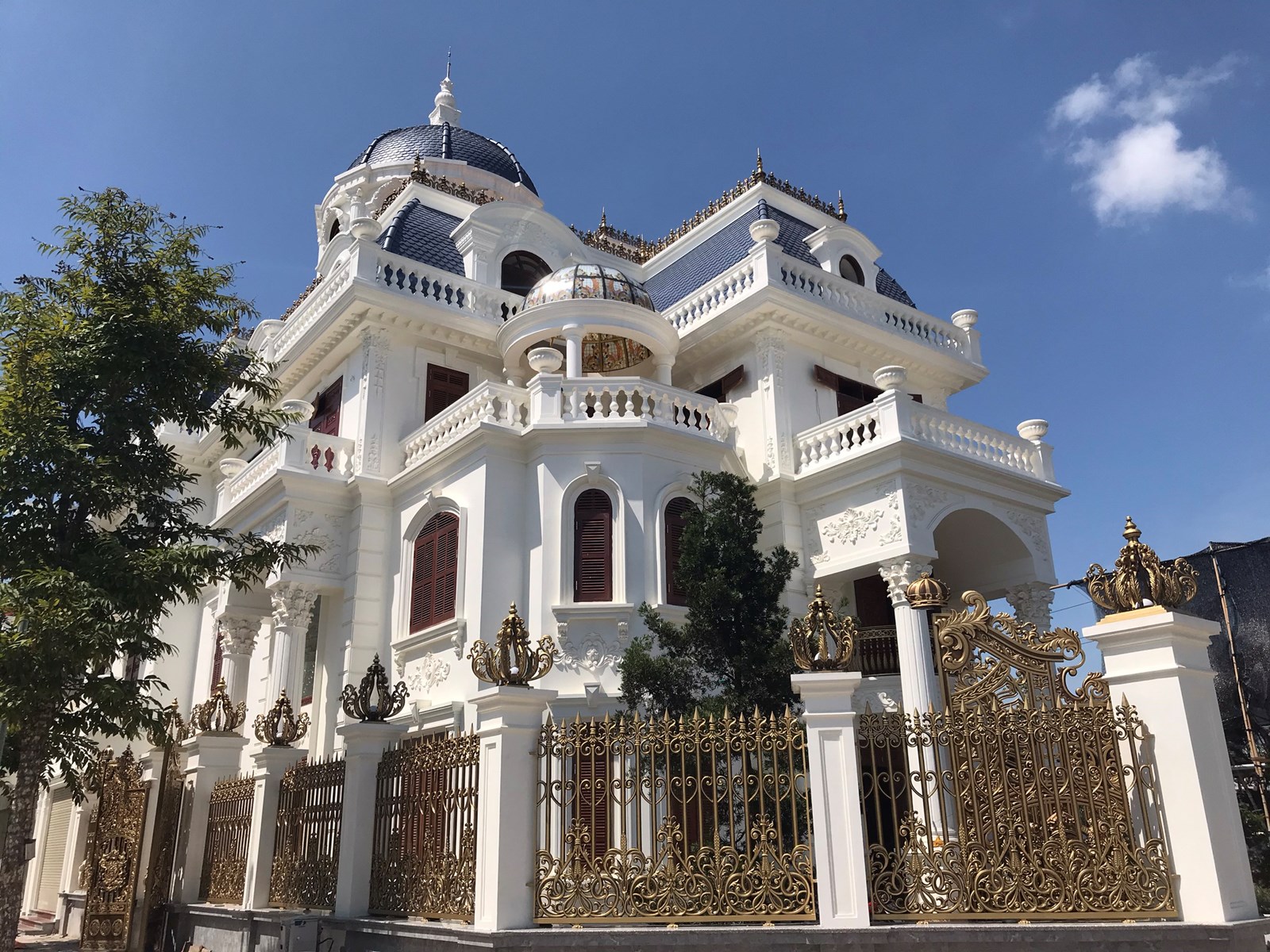 BIỆT THỰ TRẦN SƠN